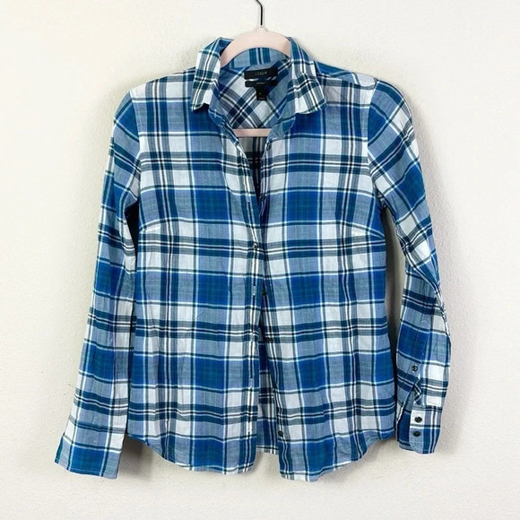 Tops - J. Crew Perfect Plaid Button Down Shirt Blue White Front Pocket size 0